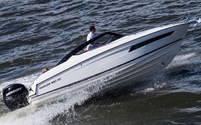 Parker 690 Day Cruiser