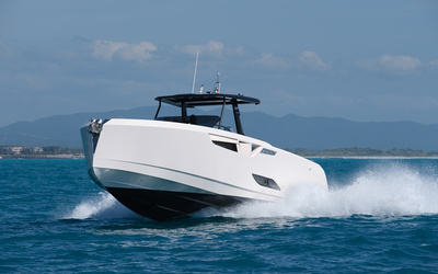 Cayman 400 Walk around