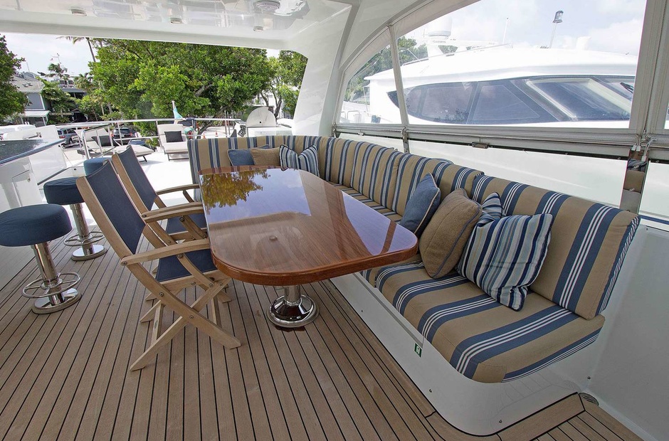 CL Yachts Jus Chill'N'
