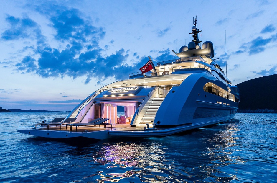 Heesen Galactica Super Nova