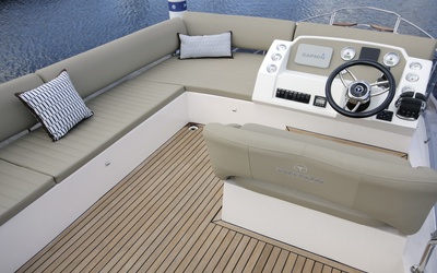 Triton 470 Fly