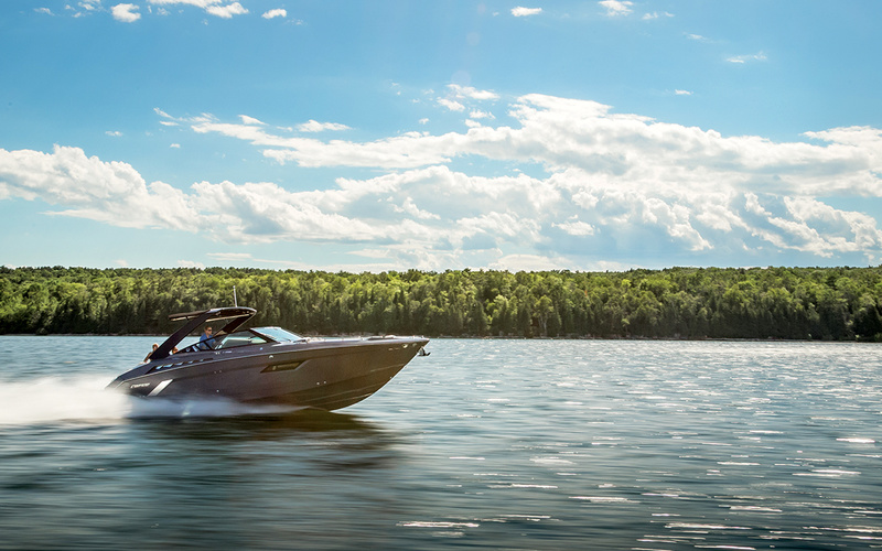 Cruisers Yachts 338 South Beach Edition - Bow Rider