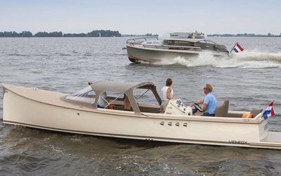 Venegy V30 Classic Cabin