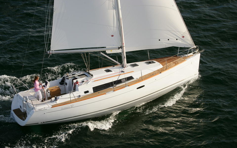 Beneteau Oceanis 37
