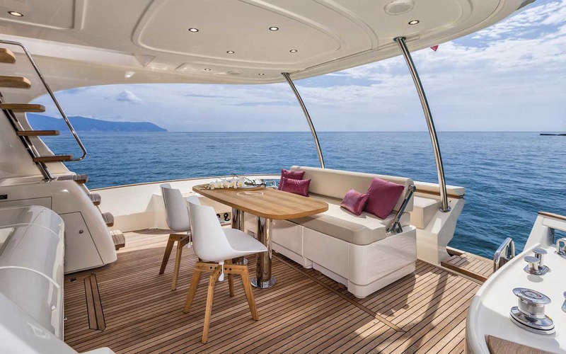 Mochi Craft Dolphin 64 Cruiser