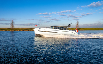 Van den Hoven Voyager 50