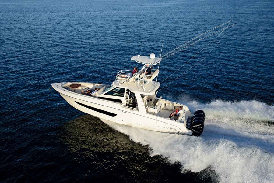 Boston Whaler 420 Outrage