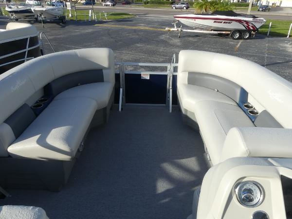 Sunchaser Vista 20 Fish