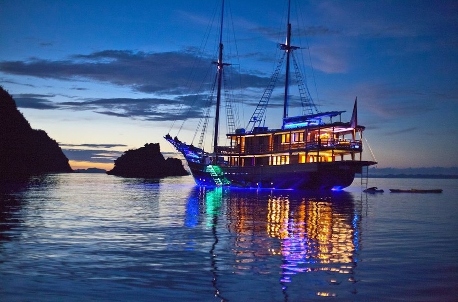 Konjo Boat builders  Dunia Baru