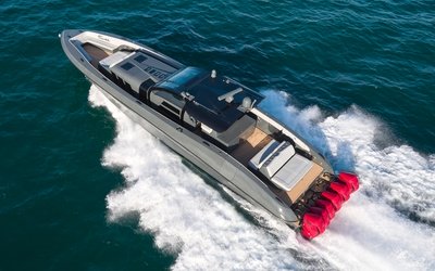 Midnight Express 60′ Pied-A-Mer