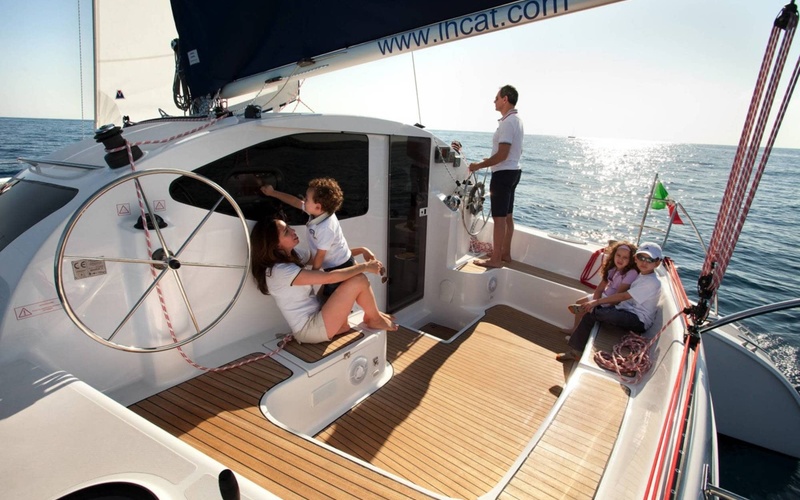 Flash Catamarans Ladyhawke 33