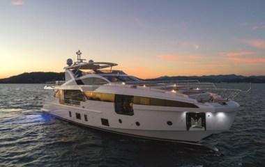 Azimut La Mama
