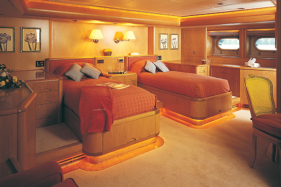 Pendennis Shipyard Tenaz