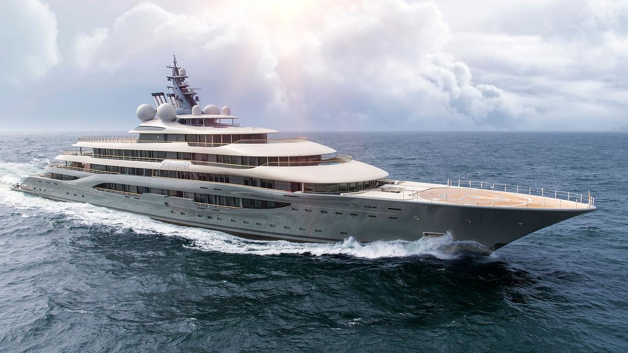 The 136-meter Lurssen Flying Fox is the absolute leader of our rating. We understand that the charter price is not disclosed yet - we give the palm of the championship «to the Flying Fox in» advance. According to unconfirmed reports, it belongs to Dmitry Kamenshchik, a shareholder of «Domodedovo» Airport.