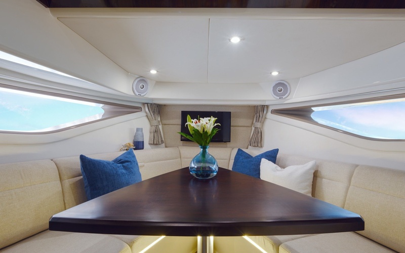 Sea Ray Sundancer 320 Coupe