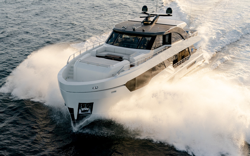 Ocean Alexander 90R Enclosed Bridge