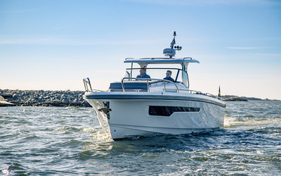 Nimbus Tender 11