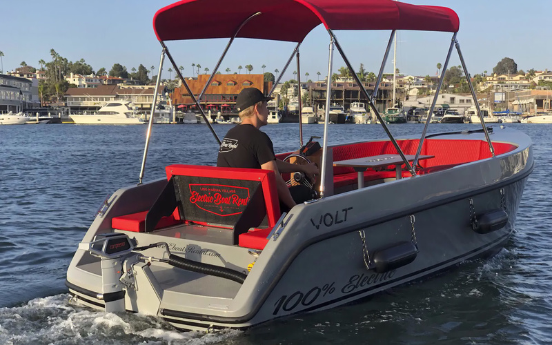 Vision Marine Technologies Volt 180