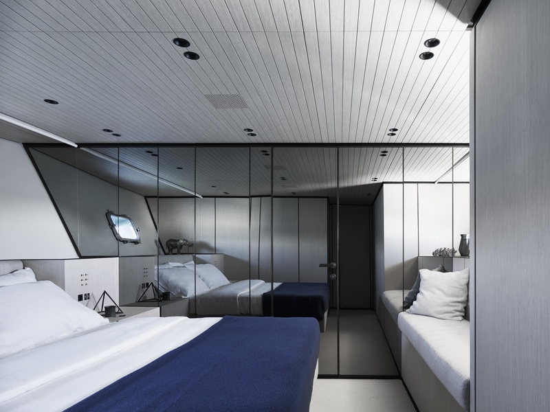 SX76 VIP cabin