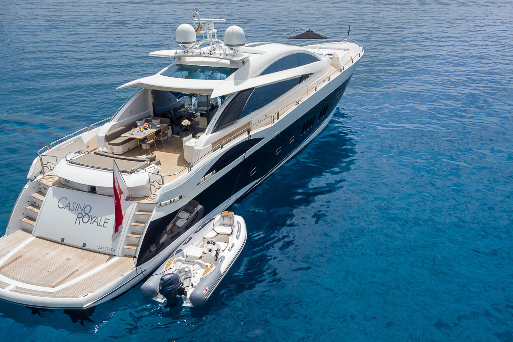 The ideal choice for chartering a boat is a whole fleet of water toys: Sea Doo jet skis, SUP boards, water skis and much more. Snorkeling equipment is also kept in stock.