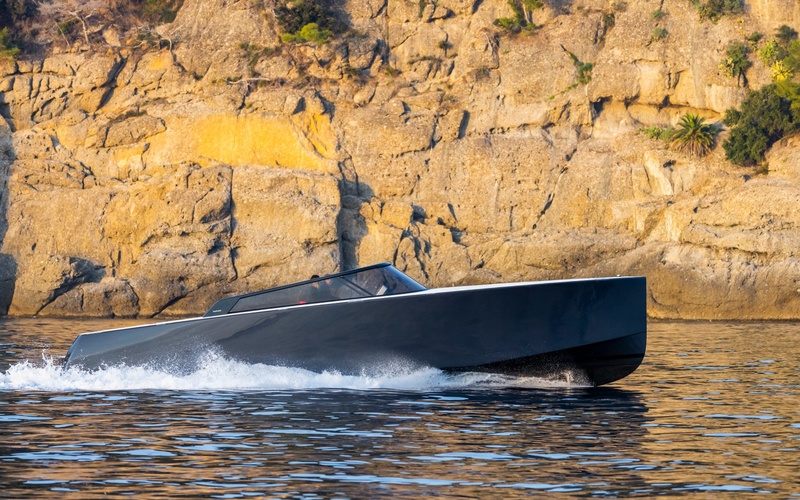 VanDutch 48