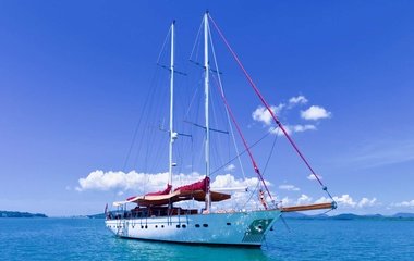 Custom Boats Orient Pearl
