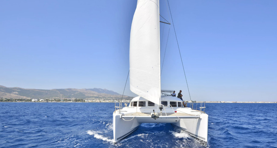 Lagoon Ladoon 380