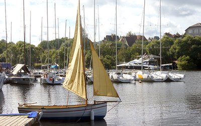 12 Feet «12 футов Динги» (12′ Dinghy) с одномачтовым рейковым парусным вооружением шлюп