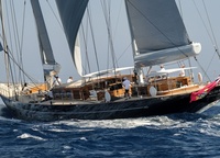 Royal Huisman Aquarius - 56 meters of pure pleasure. She fell in love with the boat and the impartial jury gave her two awards at once. On board «Aquarius», as the name of the boat is translated, there is a feeling that the past meets the future. It is so, because behind the hull in retro style, designed by Dykstra Naval Architects, hides the most modern filling. The Aquarius is capable of developing 16 knots under sails (arms like Kech) and 14 knots on MTU 8V 2000 M72 engines. With a range of 10 knots, the Aquarius can sail up to 4,000 nautical miles. The two-level master suite, which occupies the entire aft section, is perhaps the most important thing to know about the layout.