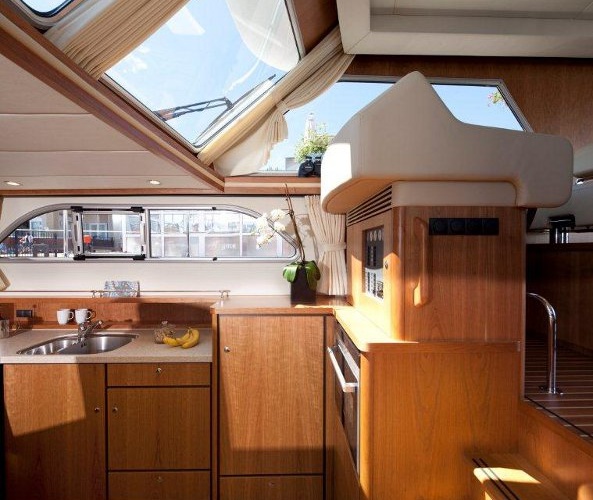 Linssen Range Cruiser 430 Sedan Wheelhouse