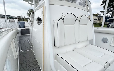 Buddy Davis 34 Center Console