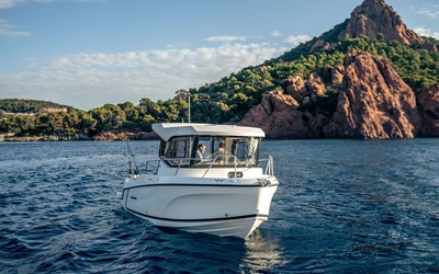 Quicksilver 625 Pilothouse