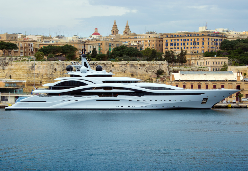 Интерьеры Al Lusail созданы студией March & White.