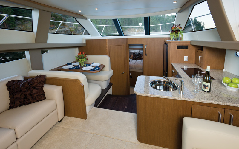 Carver 41 Cockpit Motor Yacht