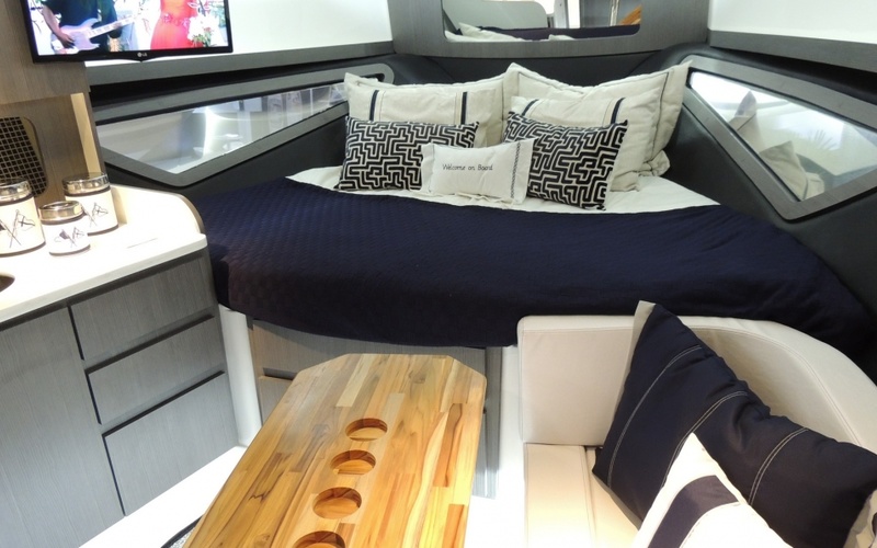 Triton 370