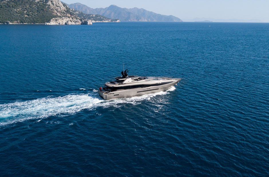 FX Yachts FX