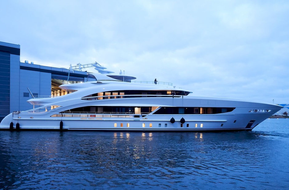 Heesen Triton