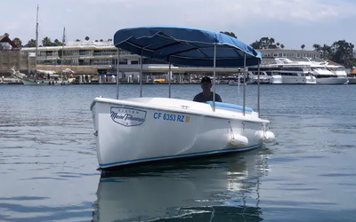 Vision Marine Technologies Fantail 217