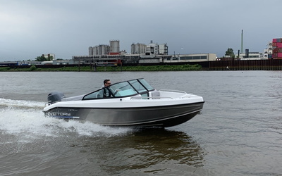 Victory 570 Open