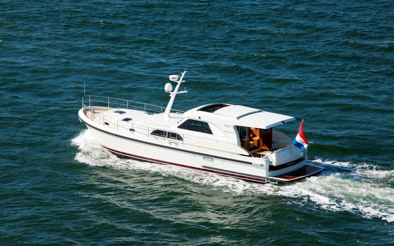 Linssen Range Cruiser 430 Sedan Wheelhouse