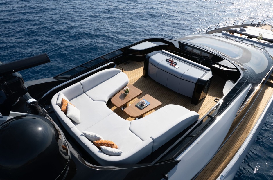 Mangusta Delfina