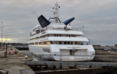 Cantiere Navale Ferrari Dubawi
