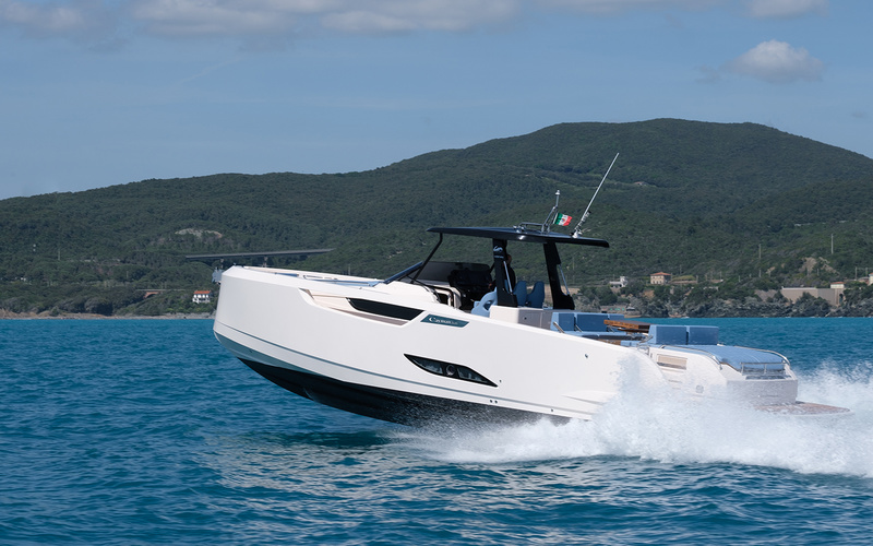 Cayman 400 Walk around
