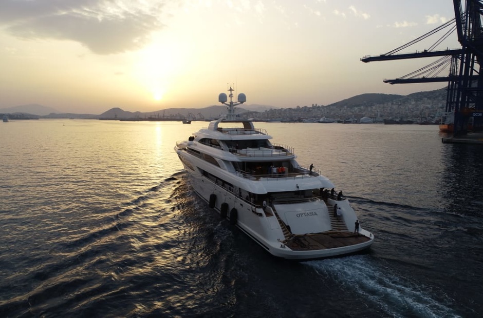 Golden Yachts  O'ptasia