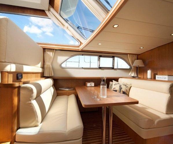 Linssen Range Cruiser 430 Sedan Wheelhouse