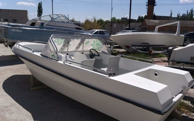 Akua Boat Касатка 520