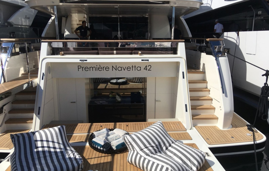 Beach Club Custom Line Navetta 42