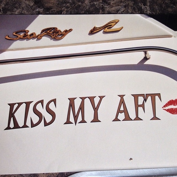 Dibs on us for that kiss. By @movykid