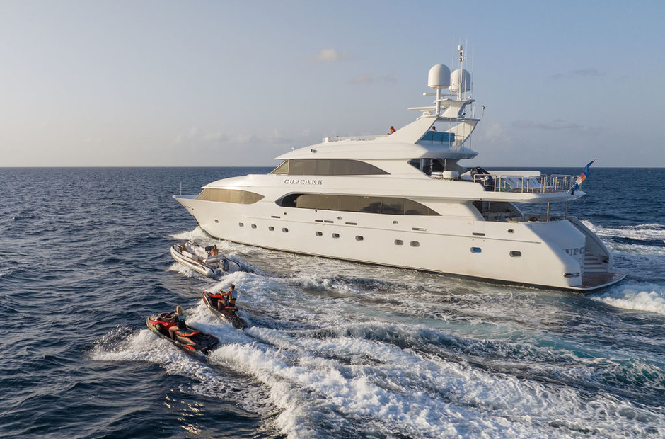 Westship World Yachts Cupcake