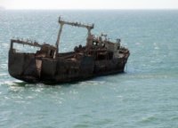 Мавританцы покупали старые корабли у международных компаний, надеясь их перепродать. Естественно, это было невыгодно, поэтому они так и оставались доживать свой век на побережье рядом со старшими братьями.